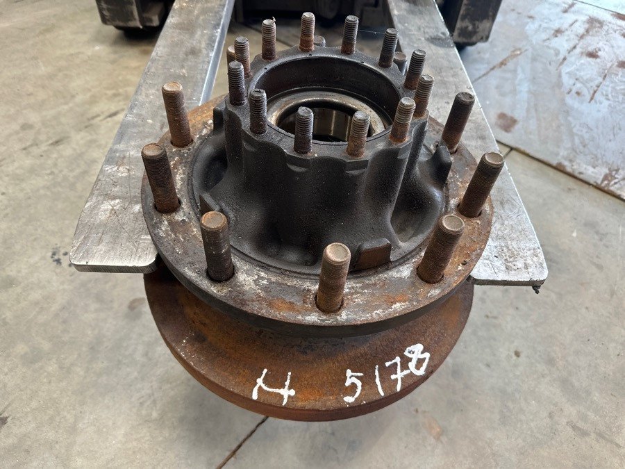 VOLVO HUB 22037077 - Pesto za Tovornjak: slika 1 VOLVO HUB 22037077 - Pesto za Tovornjak: slika 1