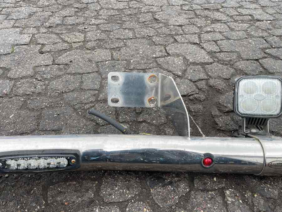 VOLVO LIGHT BOOM, CHROME - Luči/ Osvetlitev za Tovornjak: slika 3 VOLVO LIGHT BOOM, CHROME - Luči/ Osvetlitev za Tovornjak: slika 3