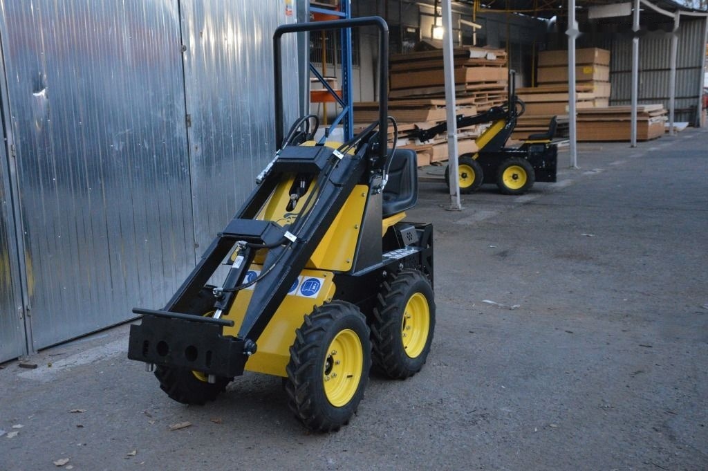 Nov Mini nakladalec Tur Poland Mini Loader TUR N 520 Mini Hoflader Kompaktlader Briggs&Stratton: slika 12