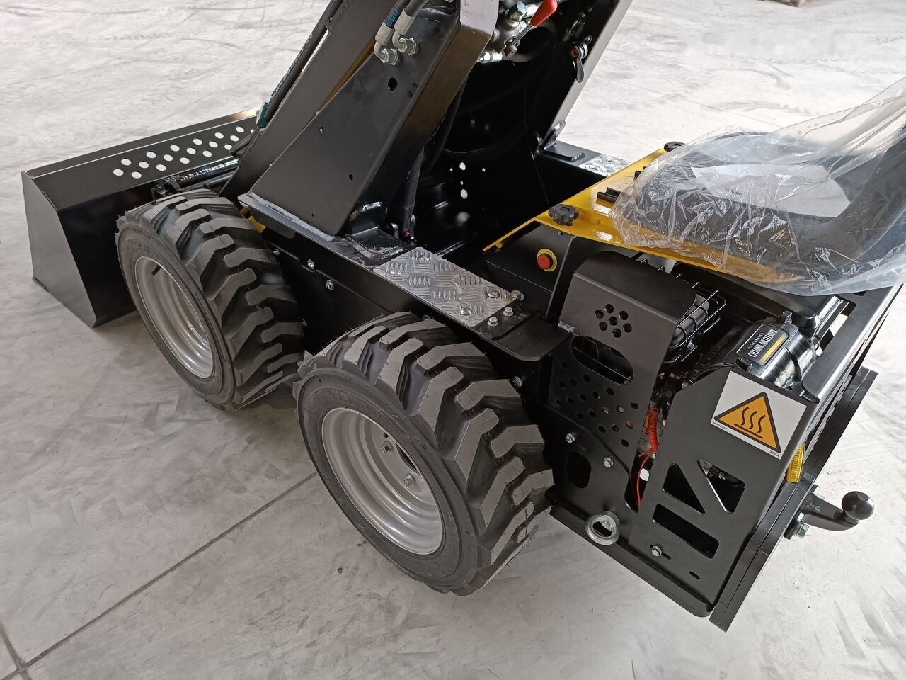 Nov Mini nakladalec Tur Poland Miniradlader Miniloader Mini hoflader TUR N 520 Briggs&Stratton: slika 44
