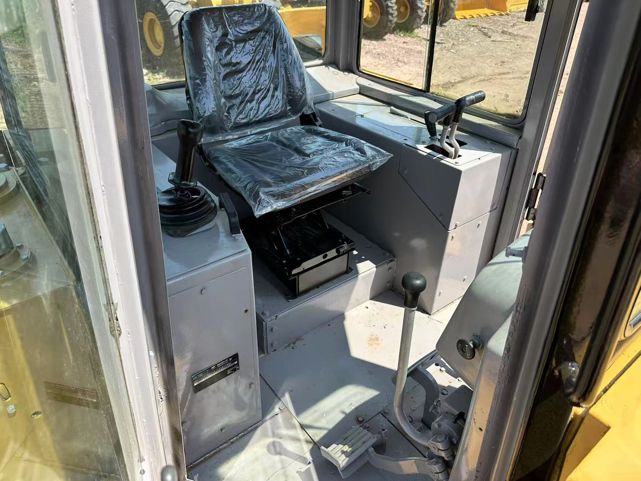 CAT D6G bulldozer - Buldožer: slika 5 CAT D6G bulldozer - Buldožer: slika 5