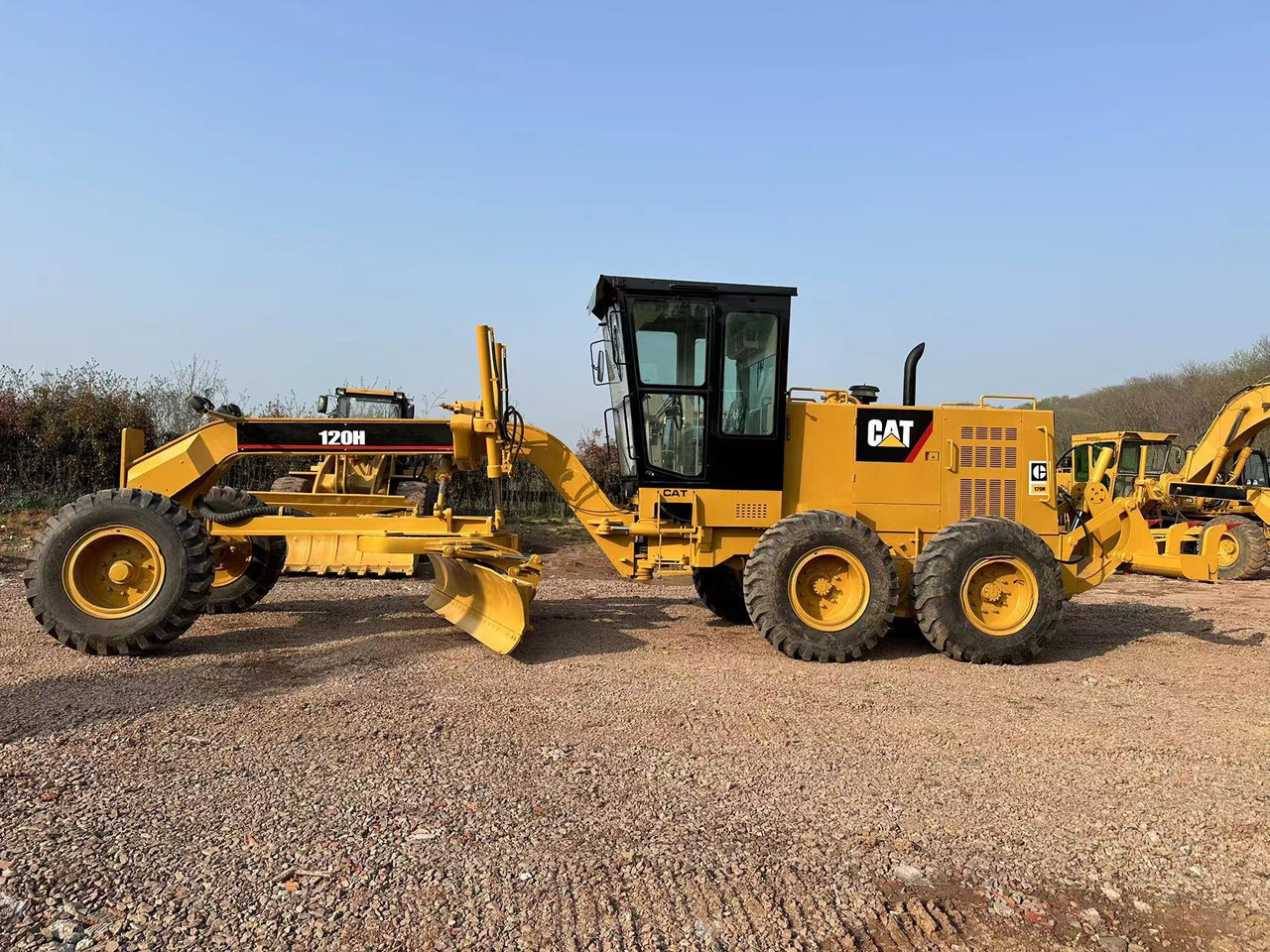 CATERPILLAR 120H motor grader - Greder: slika 1 CATERPILLAR 120H motor grader - Greder: slika 1