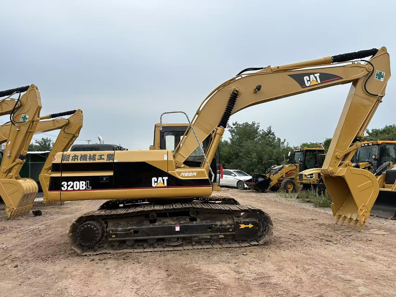 CATERPILLAR 320BL - Bager goseničar: slika 2 CATERPILLAR 320BL - Bager goseničar: slika 2