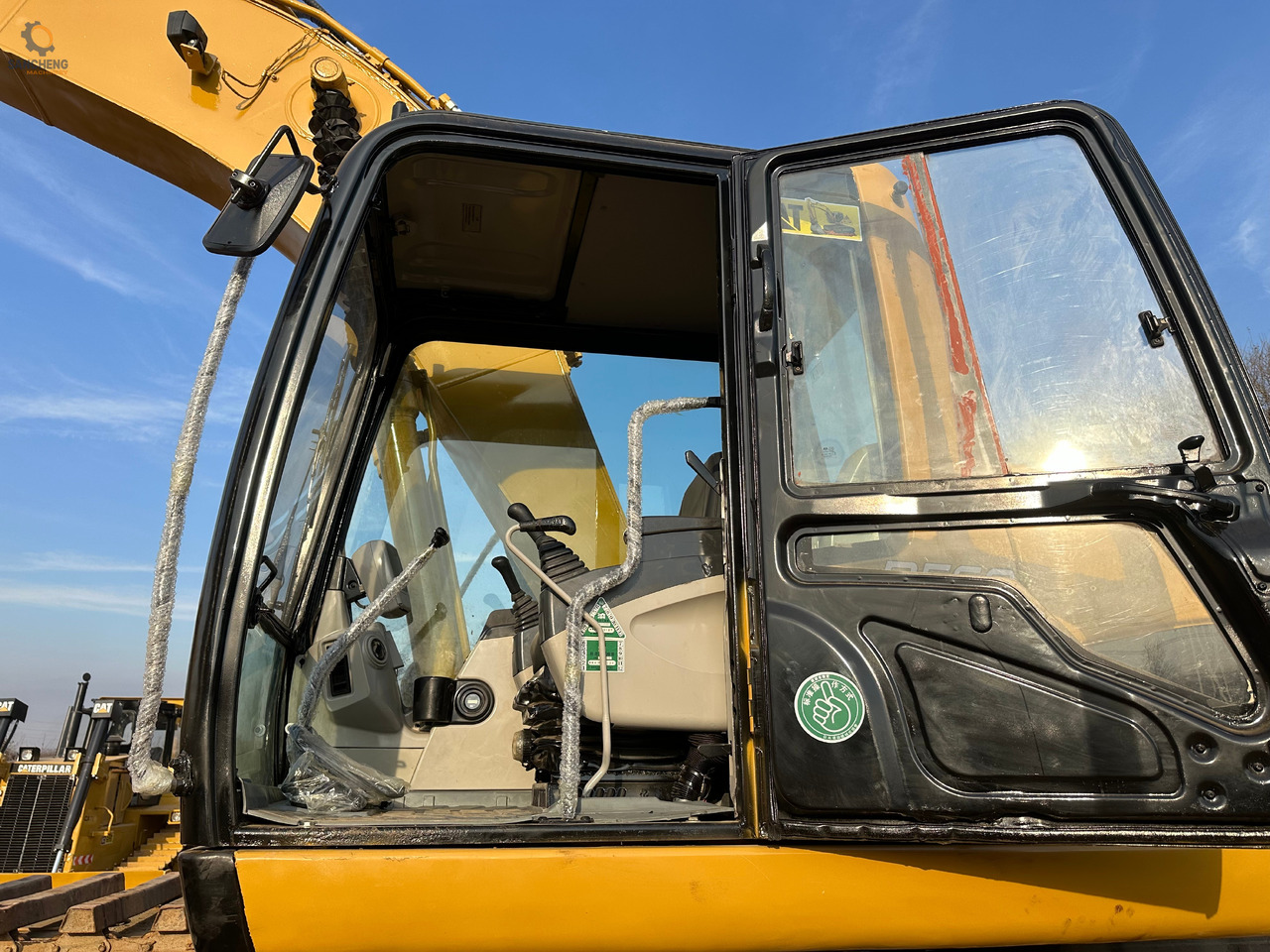 CATERPILLAR 320CL - Amfibijski bager: slika 4 CATERPILLAR 320CL - Amfibijski bager: slika 4