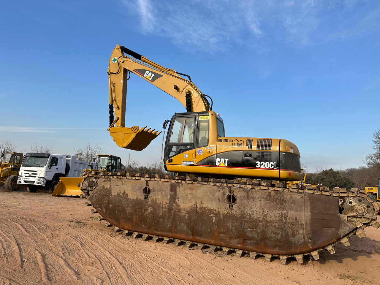 CATERPILLAR 320CL - Amfibijski bager: slika 2 CATERPILLAR 320CL - Amfibijski bager: slika 2
