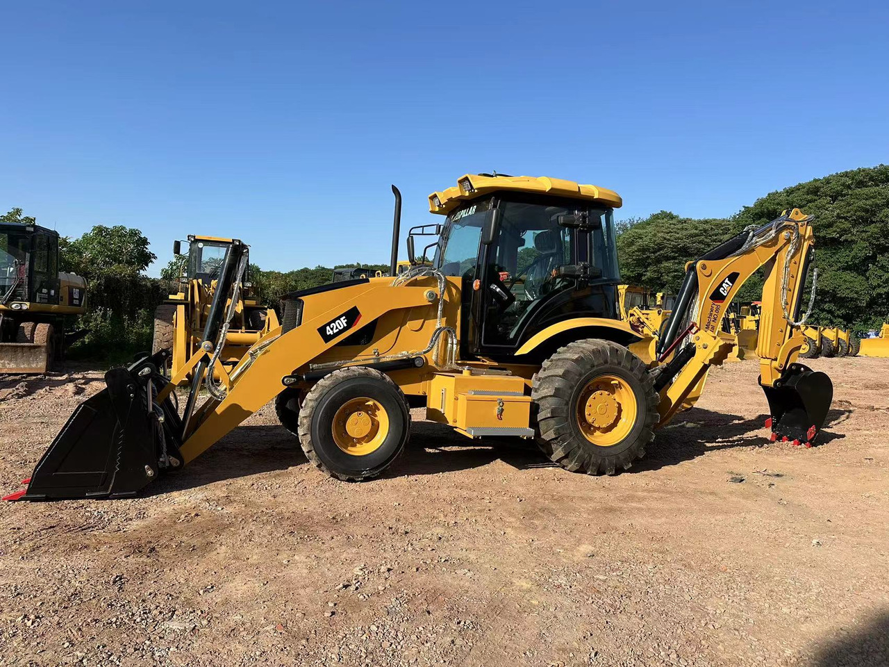 CATERPILLAR 420F2 - Bager nakladalec: slika 4 CATERPILLAR 420F2 - Bager nakladalec: slika 4
