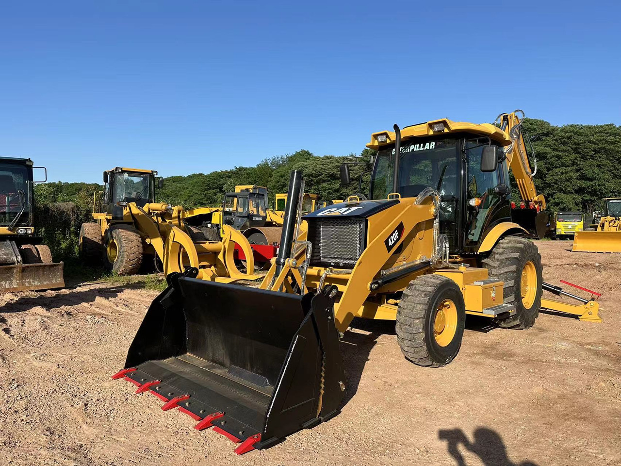 CATERPILLAR 420F2 - Bager nakladalec: slika 1 CATERPILLAR 420F2 - Bager nakladalec: slika 1
