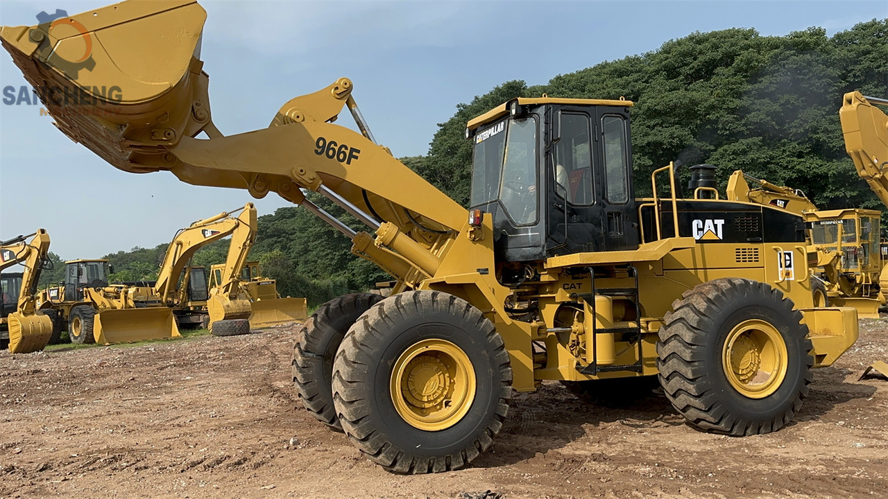 CATERPILLAR 966F - Kolesni nakladalec: slika 2 CATERPILLAR 966F - Kolesni nakladalec: slika 2