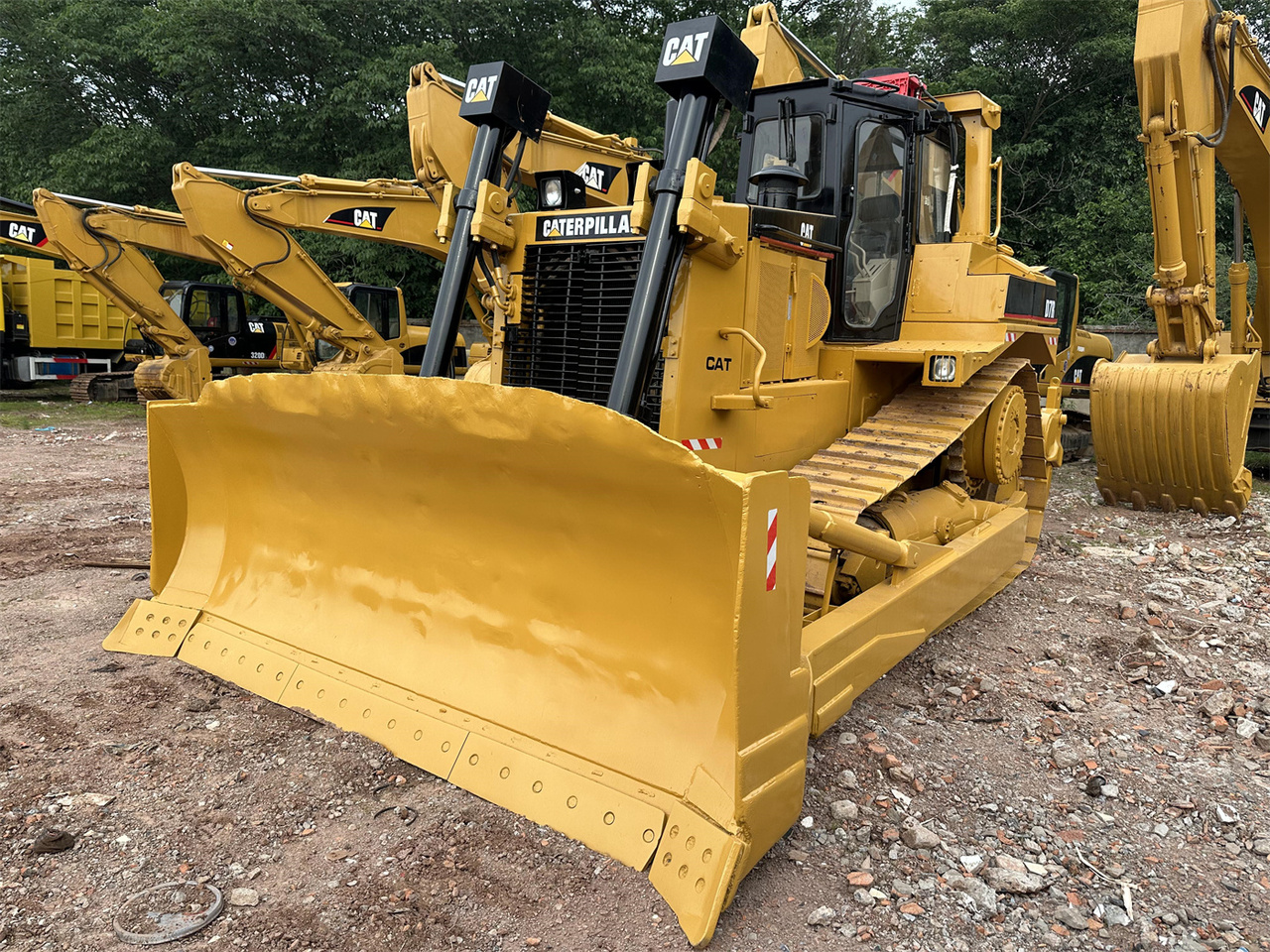 CATERPILLAR D7R - Buldožer: slika 2 CATERPILLAR D7R - Buldožer: slika 2