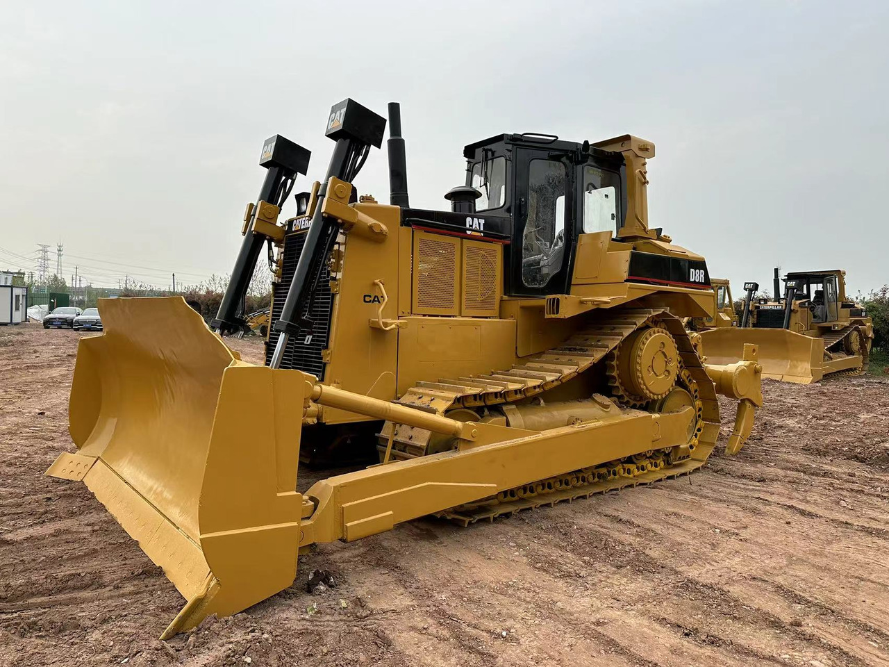CATERPILLAR D8R - Buldožer: slika 1 CATERPILLAR D8R - Buldožer: slika 1