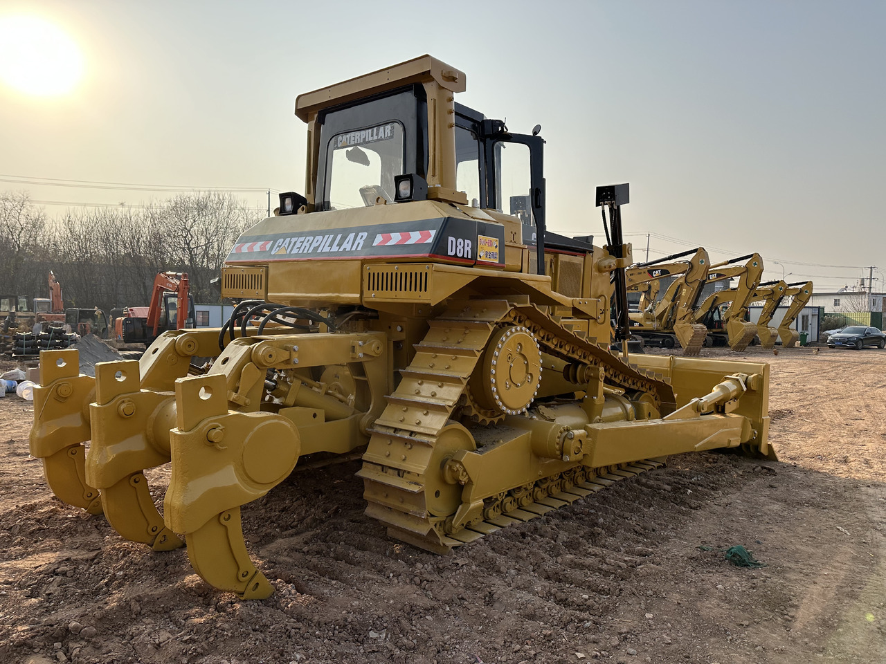 CATERPILLAR D8R - Buldožer: slika 1 CATERPILLAR D8R - Buldožer: slika 1