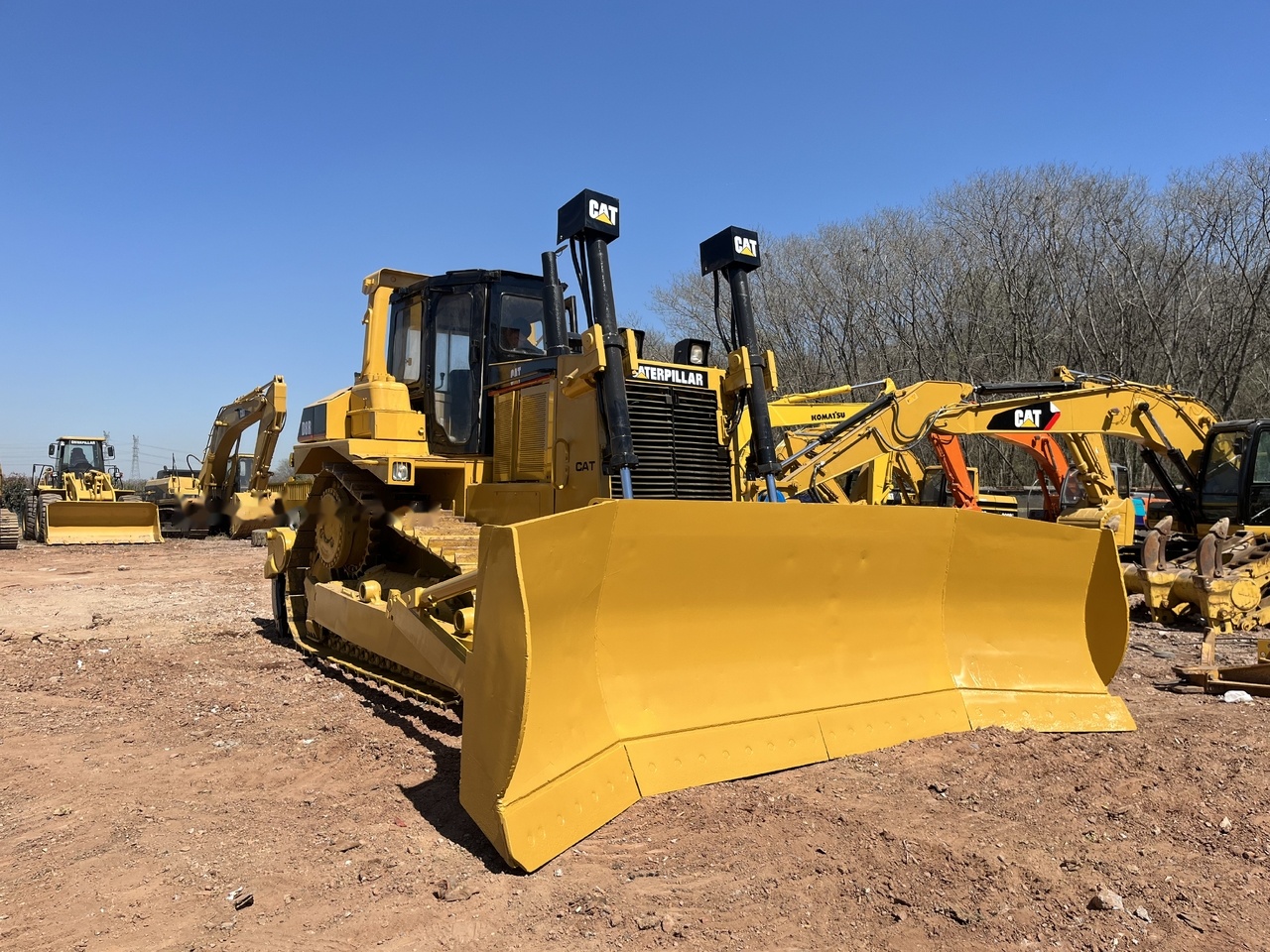 CATERPILLAR D8R - Buldožer: slika 1 CATERPILLAR D8R - Buldožer: slika 1