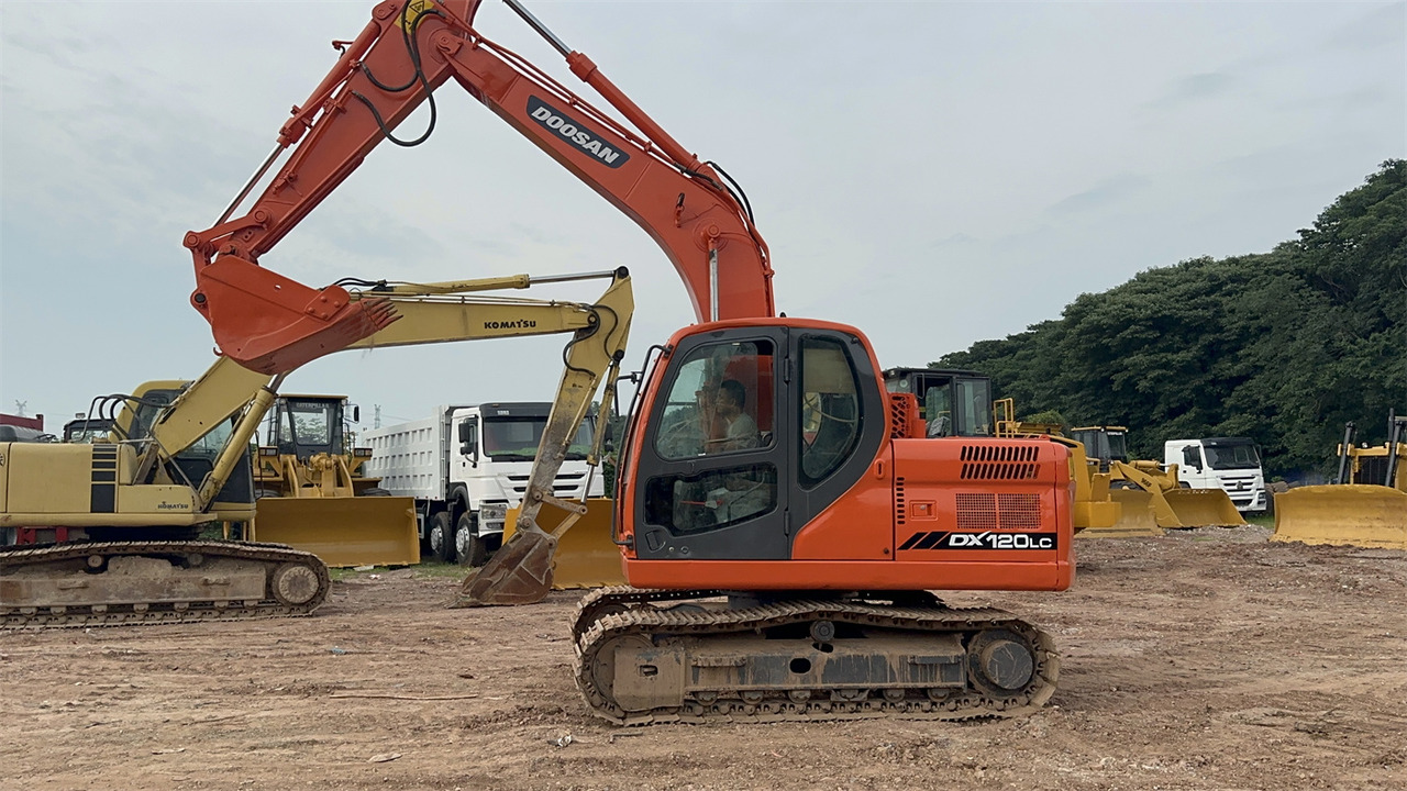 DOOSAN DX120 - Bager goseničar: slika 1 DOOSAN DX120 - Bager goseničar: slika 1
