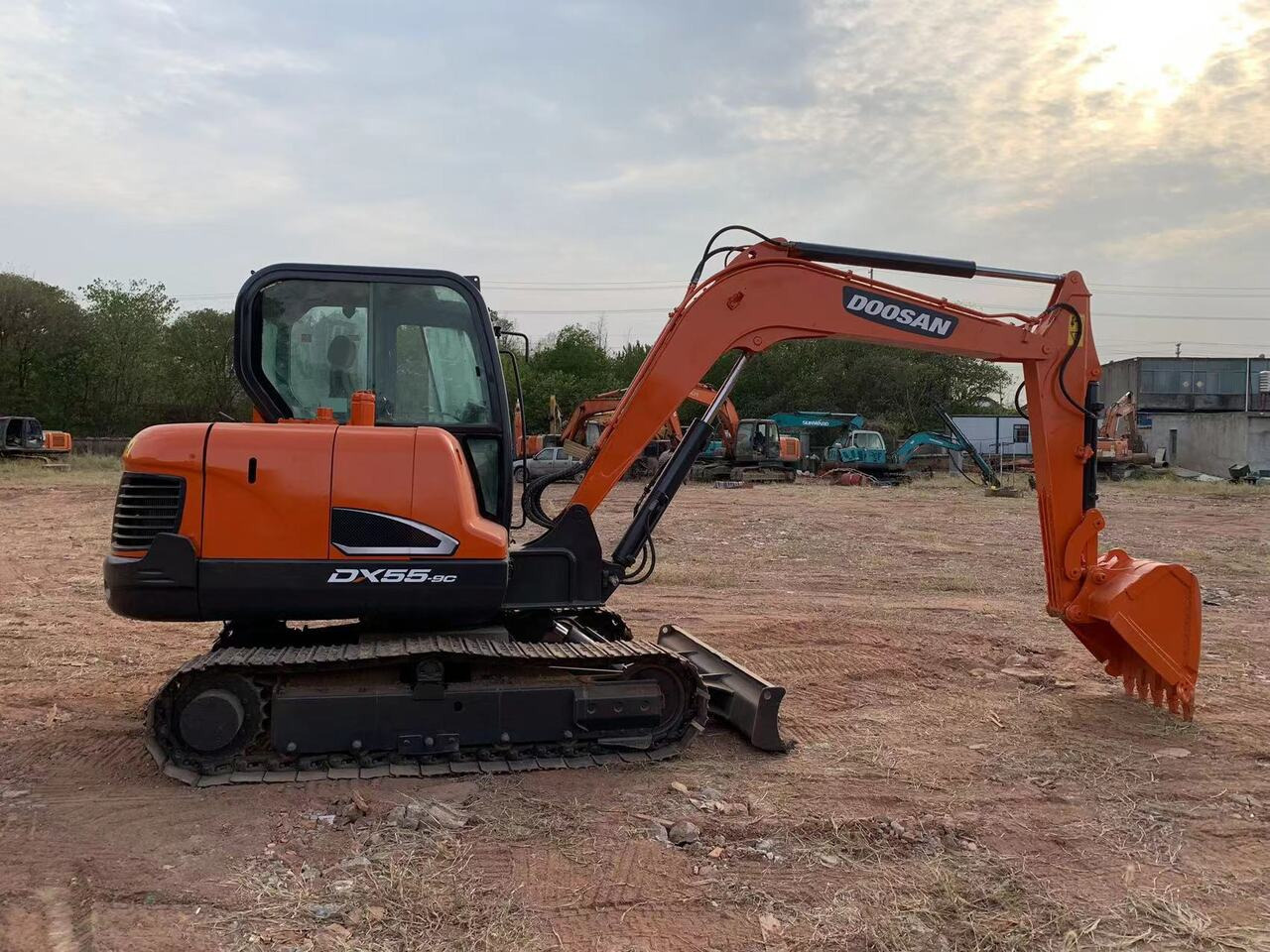 DOOSAN DX55 - Bager: slika 2 DOOSAN DX55 - Bager: slika 2
