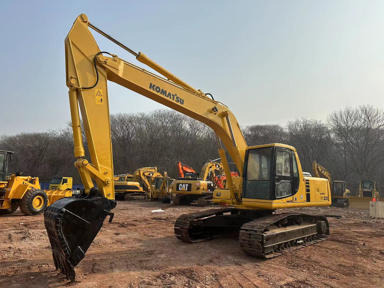 KOMATSU PC220-6 - Bager goseničar: slika 2 KOMATSU PC220-6 - Bager goseničar: slika 2