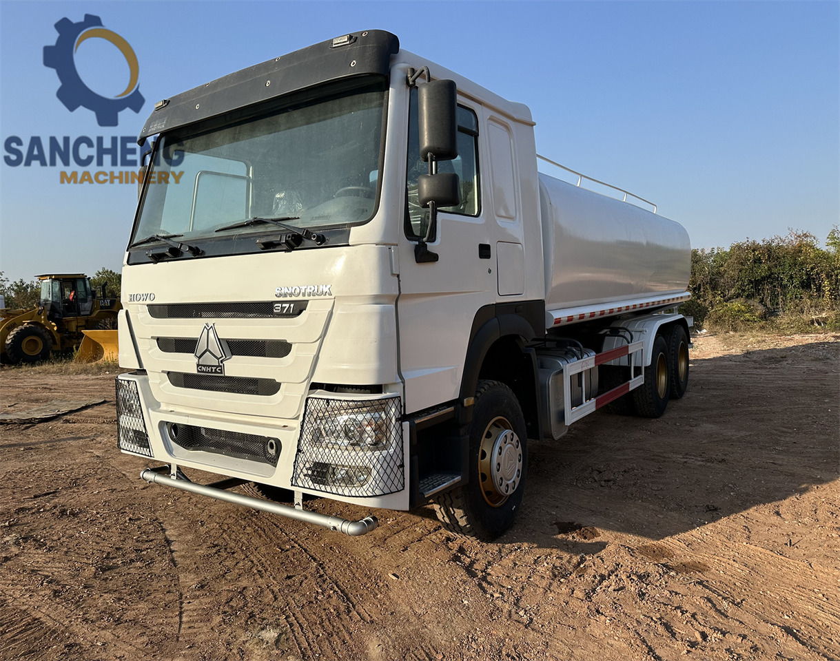 SINOTRUK HOWO 370HP 6x4 Water Tank Truck - Tovornjak cisterna: slika 1 SINOTRUK HOWO 370HP 6x4 Water Tank Truck - Tovornjak cisterna: slika 1