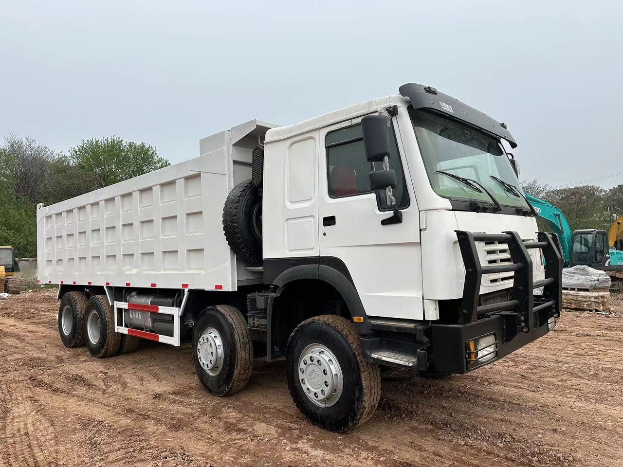 SINOTRUK HOWO 371 with Bumper - Tovornjak prekucnik: slika 4 SINOTRUK HOWO 371 with Bumper - Tovornjak prekucnik: slika 4