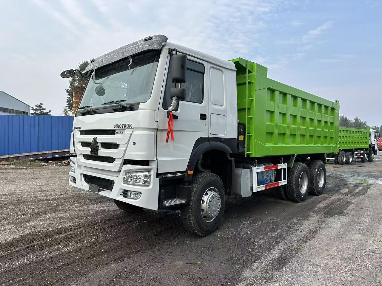 SINOTRUK HOWO 400HP 6X4 Tipper Truck - Tovornjak prekucnik: slika 3 SINOTRUK HOWO 400HP 6X4 Tipper Truck - Tovornjak prekucnik: slika 3