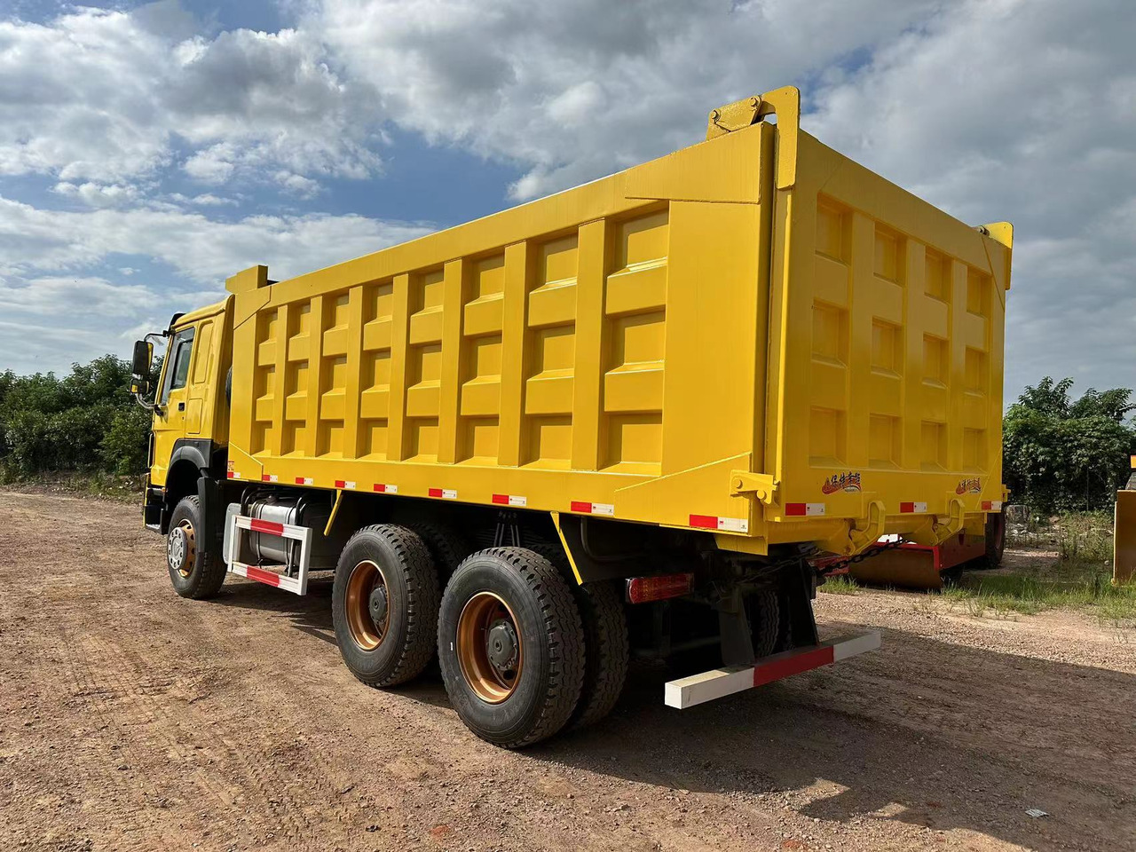 SINOTRUK Howo 371 Dump truck - Tovornjak prekucnik: slika 5 SINOTRUK Howo 371 Dump truck - Tovornjak prekucnik: slika 5