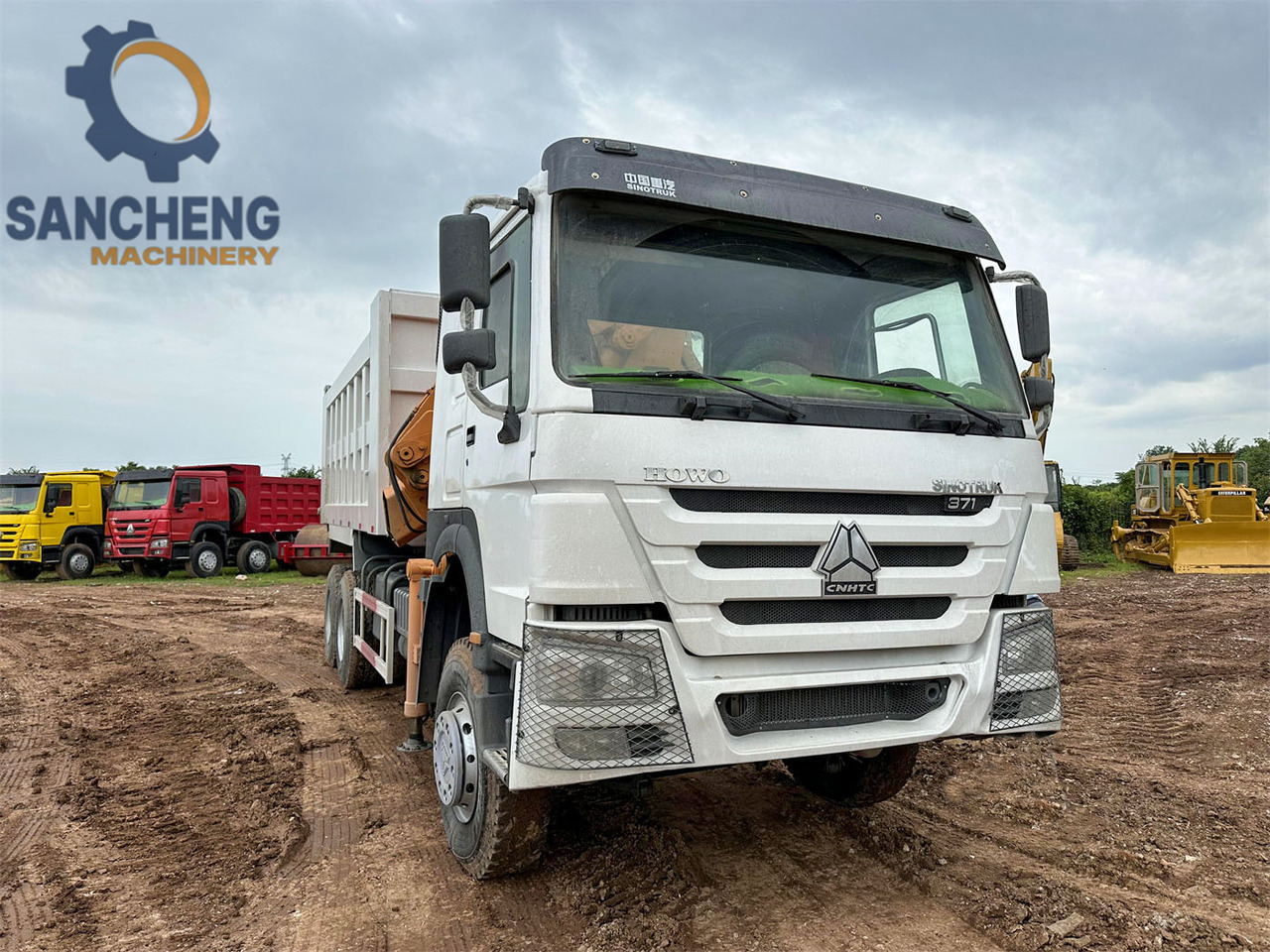 SINOTRUK Howo 371hp 6x4 crane truck - Tovornjak z dvigalom: slika 5 SINOTRUK Howo 371hp 6x4 crane truck - Tovornjak z dvigalom: slika 5