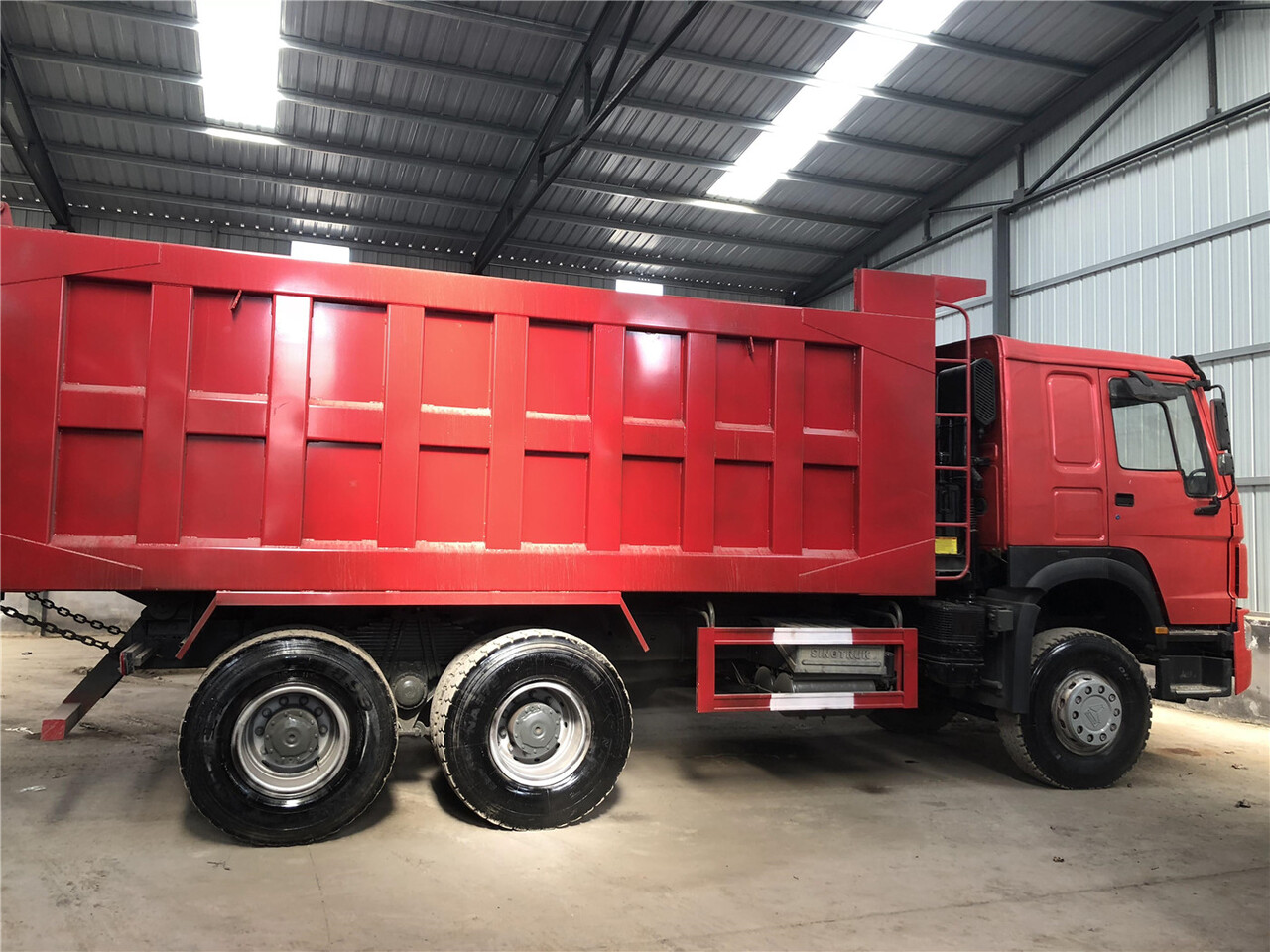 SINOTRUK Howo Dump truck 371 - Tovornjak prekucnik: slika 2 SINOTRUK Howo Dump truck 371 - Tovornjak prekucnik: slika 2