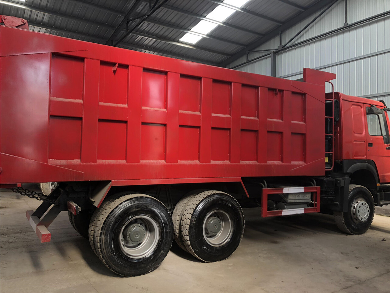 SINOTRUK Howo Dump truck 371 - Tovornjak prekucnik: slika 3 SINOTRUK Howo Dump truck 371 - Tovornjak prekucnik: slika 3