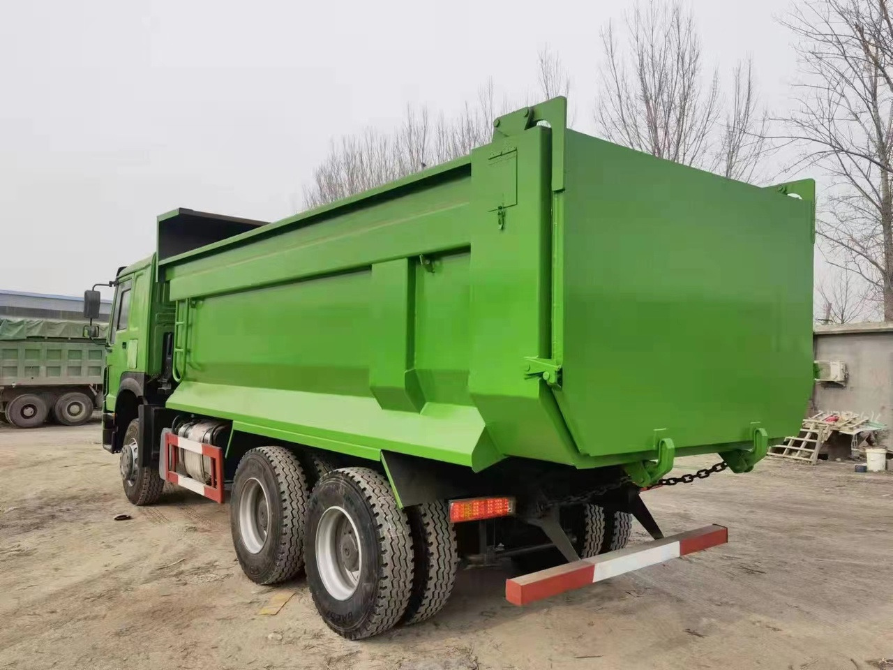 SINOTRUK Howo Dump truck 371 - Tovornjak prekucnik: slika 4 SINOTRUK Howo Dump truck 371 - Tovornjak prekucnik: slika 4