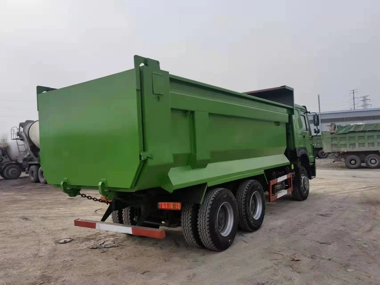SINOTRUK Howo Dump truck 371 - Tovornjak prekucnik: slika 5 SINOTRUK Howo Dump truck 371 - Tovornjak prekucnik: slika 5