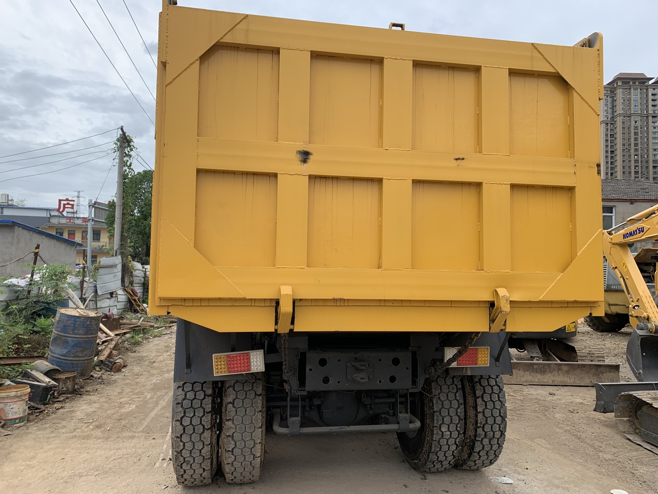 SINOTRUK Howo Dump truck 371 - Tovornjak prekucnik: slika 3 SINOTRUK Howo Dump truck 371 - Tovornjak prekucnik: slika 3