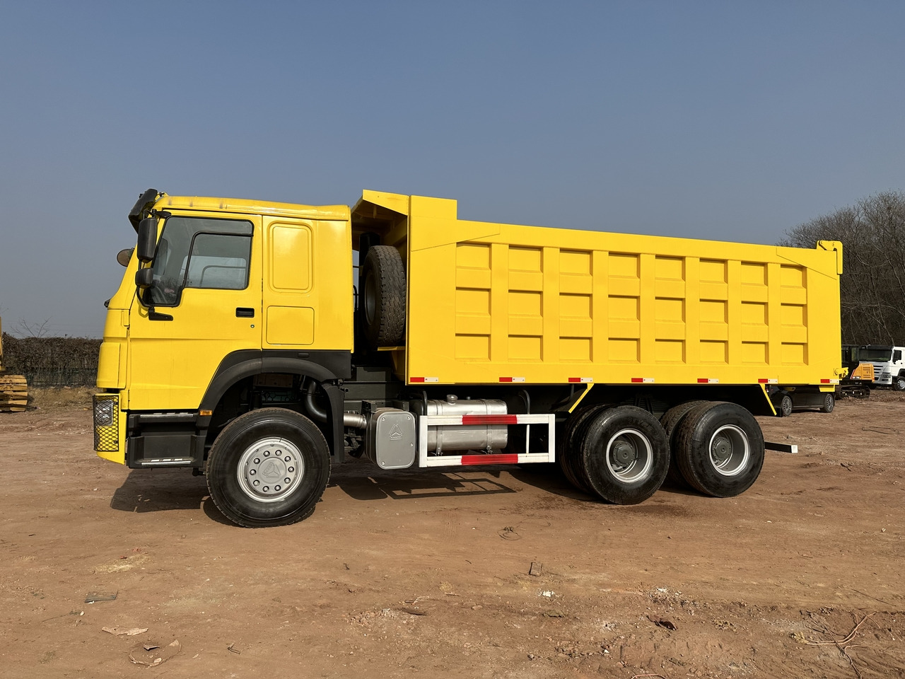 SINOTRUK Howo Dump truck 371 - Tovornjak prekucnik: slika 3 SINOTRUK Howo Dump truck 371 - Tovornjak prekucnik: slika 3
