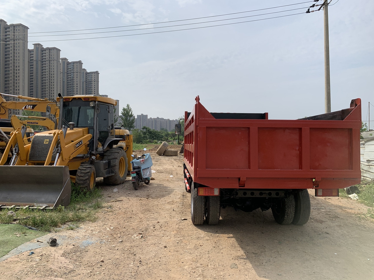 SINOTRUK Howo Dump truck 4x2 - Tovornjak prekucnik: slika 5 SINOTRUK Howo Dump truck 4x2 - Tovornjak prekucnik: slika 5