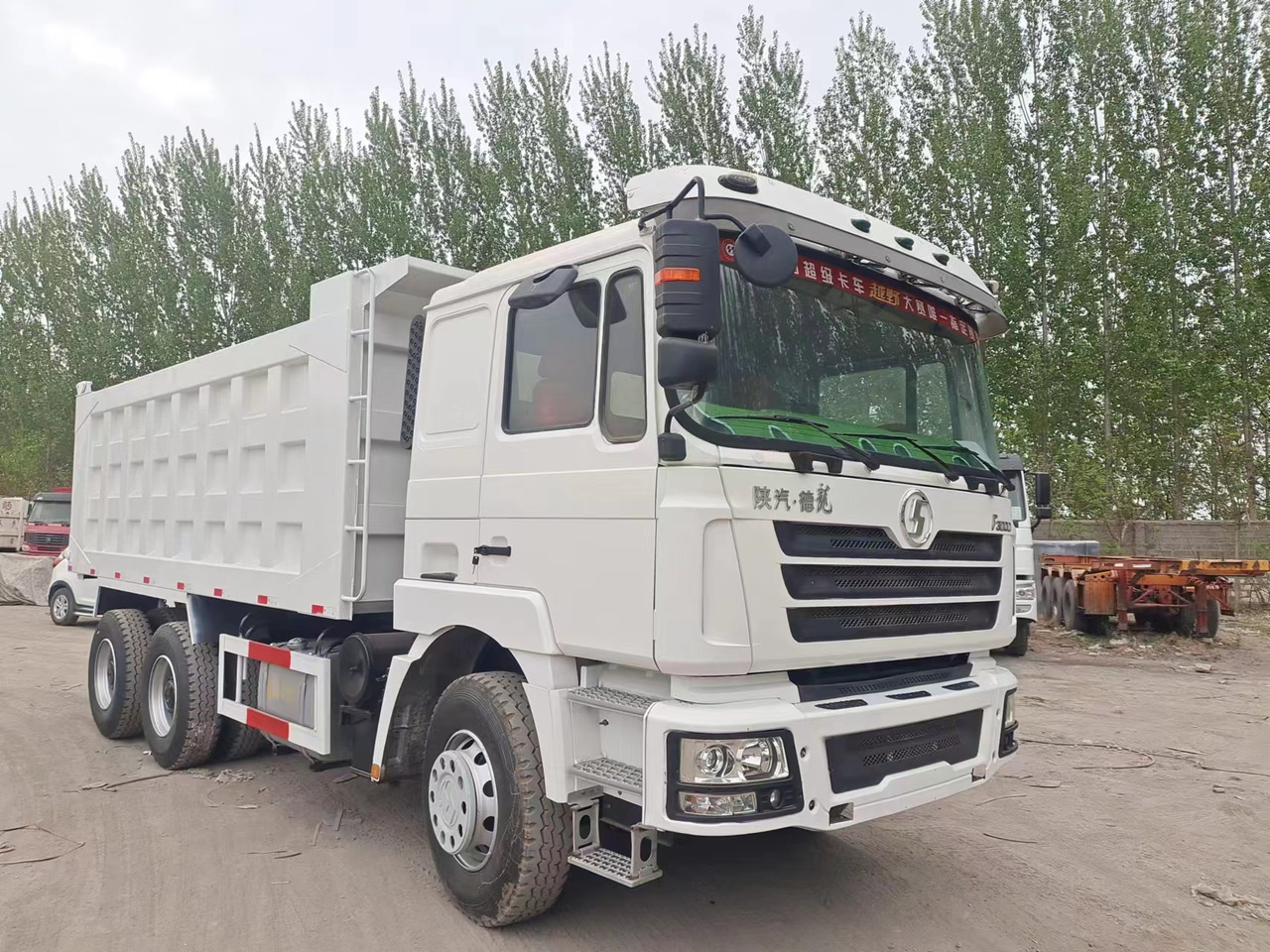 Shacman F3000 Dump Truck - Tovornjak prekucnik: slika 2 Shacman F3000 Dump Truck - Tovornjak prekucnik: slika 2