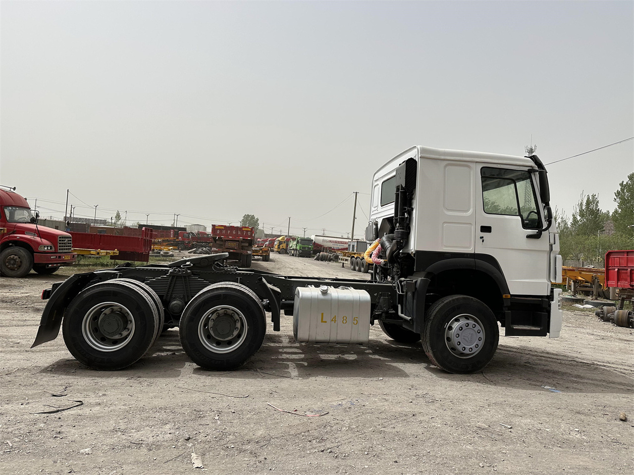 SINOTRUK Howo 371 Truck Head - Vlačilec: slika 3 SINOTRUK Howo 371 Truck Head - Vlačilec: slika 3