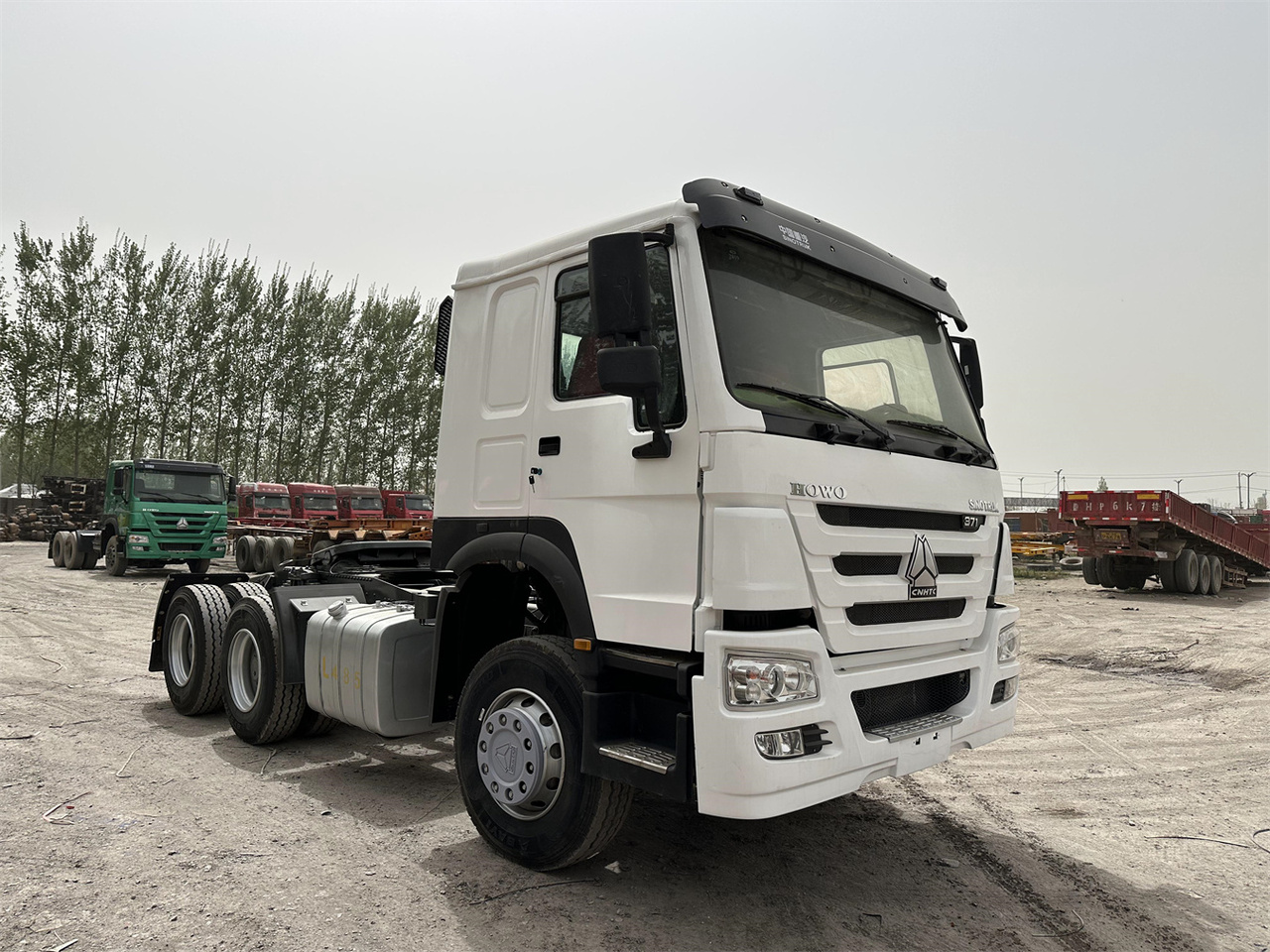 SINOTRUK Howo 371 Truck Head - Vlačilec: slika 1 SINOTRUK Howo 371 Truck Head - Vlačilec: slika 1