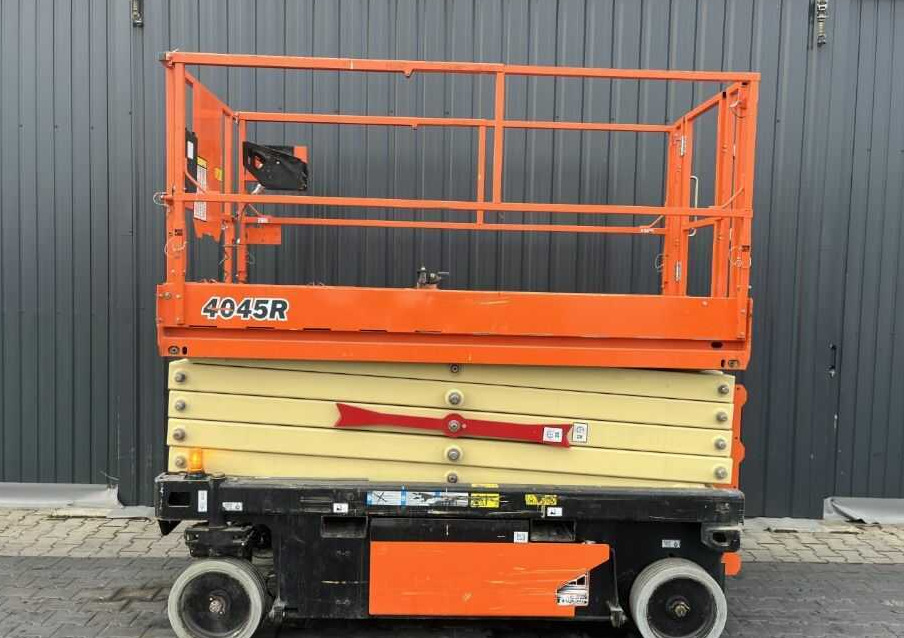 JLG 4045R - Škarjasta dvižna ploščad: slika 2 JLG 4045R - Škarjasta dvižna ploščad: slika 2