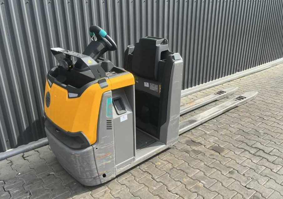 Jungheinrich ECE225 - Stroj za pripravo blaga: slika 1 Jungheinrich ECE225 - Stroj za pripravo blaga: slika 1
