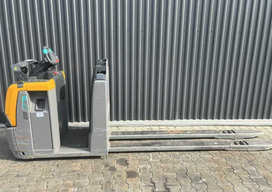 Jungheinrich ECE225 - Stroj za pripravo blaga: slika 2 Jungheinrich ECE225 - Stroj za pripravo blaga: slika 2