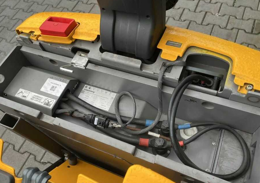 Jungheinrich EZS350 - Vlečni traktor: slika 5 Jungheinrich EZS350 - Vlečni traktor: slika 5