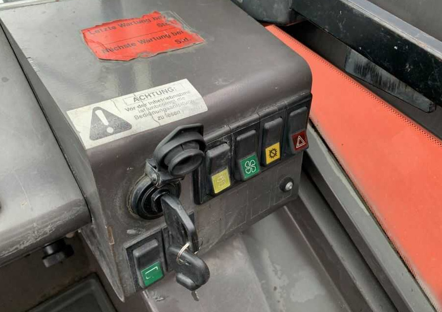 Diesel viličar Manitou M30-4: slika 8