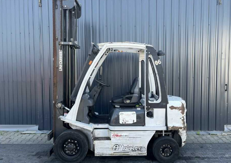 Nissan Y1D2A25Q - Diesel viličar: slika 2 Nissan Y1D2A25Q - Diesel viličar: slika 2