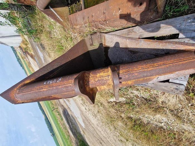 Case 988 - Žlica: slika 2 Case 988 - Žlica: slika 2