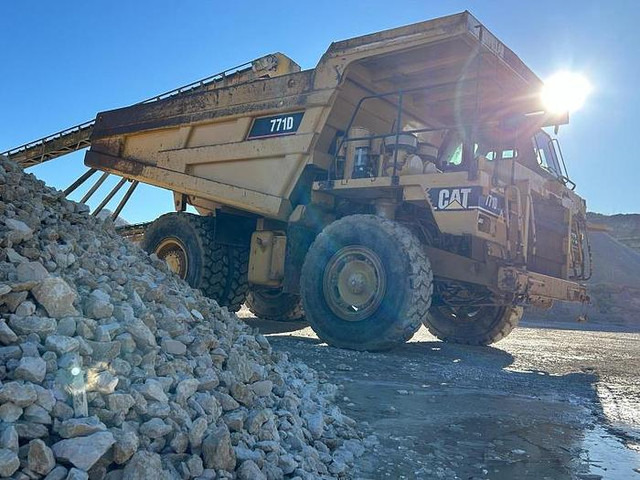 Caterpillar 771D - Demper: slika 2 Caterpillar 771D - Demper: slika 2