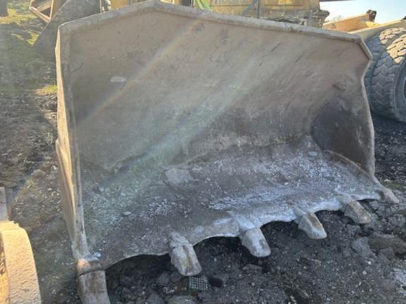 Caterpillar 973D - Žlica: slika 1 Caterpillar 973D - Žlica: slika 1