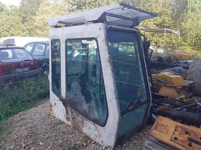 Liebherr A904 R904 A914 R914 A924 R924 A934 R934 A944 R944 A954 R954 - - Kabina za Gradbeni stroj: slika 3 Liebherr A904 R904 A914 R914 A924 R924 A934 R934 A944 R944 A954 R954 - - Kabina za Gradbeni stroj: slika 3