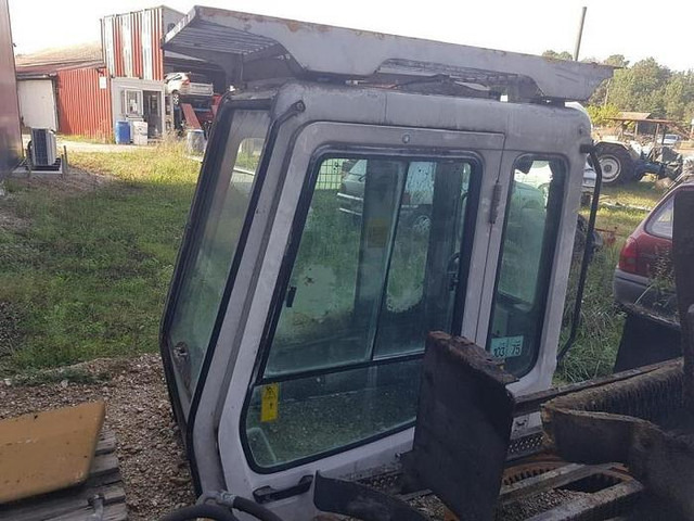 Liebherr A904 R904 A914 R914 A924 R924 A934 R934 A944 R944 A954 R954 - - Kabina za Gradbeni stroj: slika 2 Liebherr A904 R904 A914 R914 A924 R924 A934 R934 A944 R944 A954 R954 - - Kabina za Gradbeni stroj: slika 2