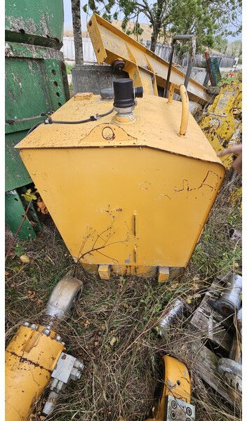 Liebherr R954CHD Li - Rezervoar za gorivo: slika 2 Liebherr R954CHD Li - Rezervoar za gorivo: slika 2