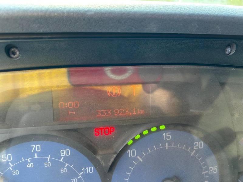 Tovornjak cisterna Renault 320: slika 11