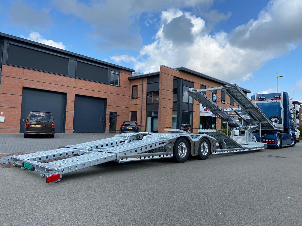 Vegafix (2 Axle Truck Carrier) - Polprikolica avtotransporter: slika 2 Vegafix (2 Axle Truck Carrier) - Polprikolica avtotransporter: slika 2