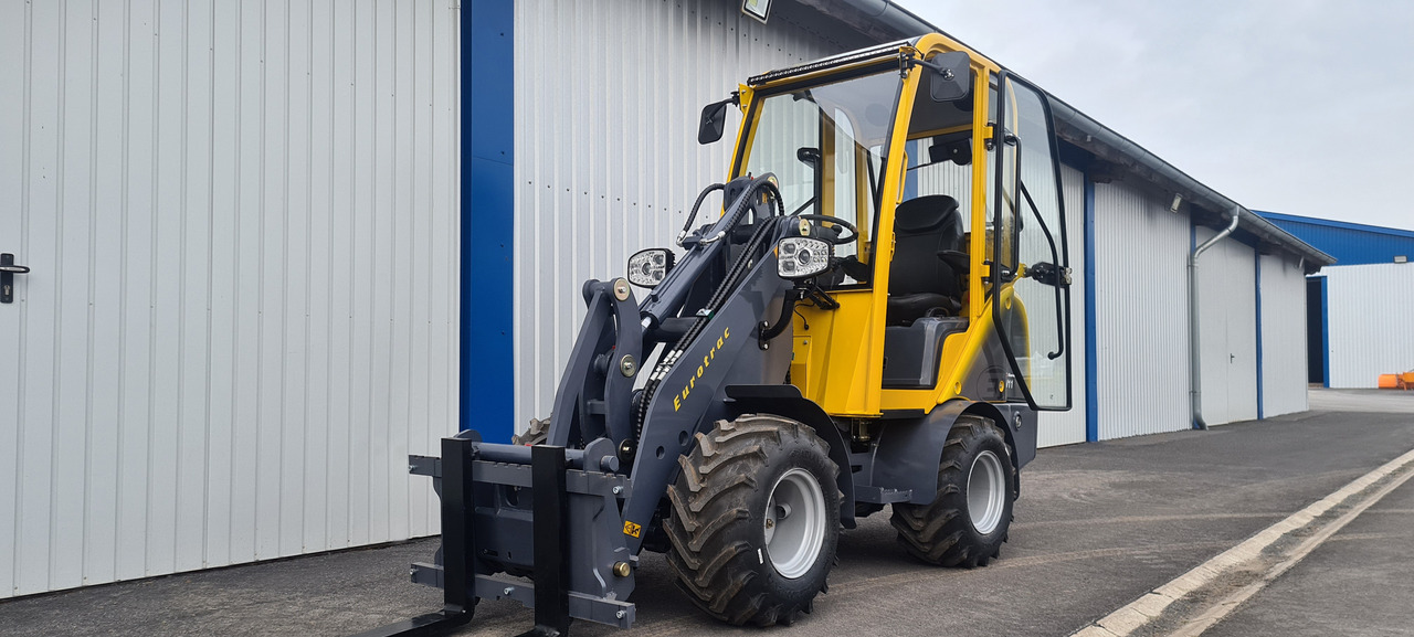 Eurotrac W11 Radlader Hoflader - Zgibni nakladalnik: slika 3 Eurotrac W11 Radlader Hoflader - Zgibni nakladalnik: slika 3