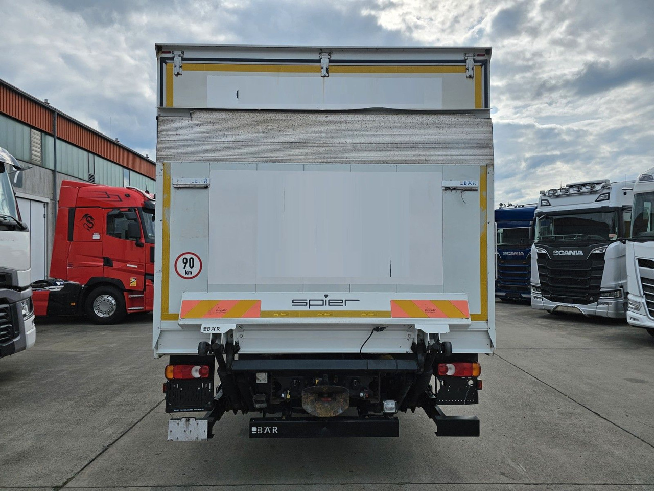 Iveco EURO-CARGO 120E25 * SCHLAFKABINE * BÄR 1,5 T * - Tovornjak zabojnik: slika 5 Iveco EURO-CARGO 120E25 * SCHLAFKABINE * BÄR 1,5 T * - Tovornjak zabojnik: slika 5